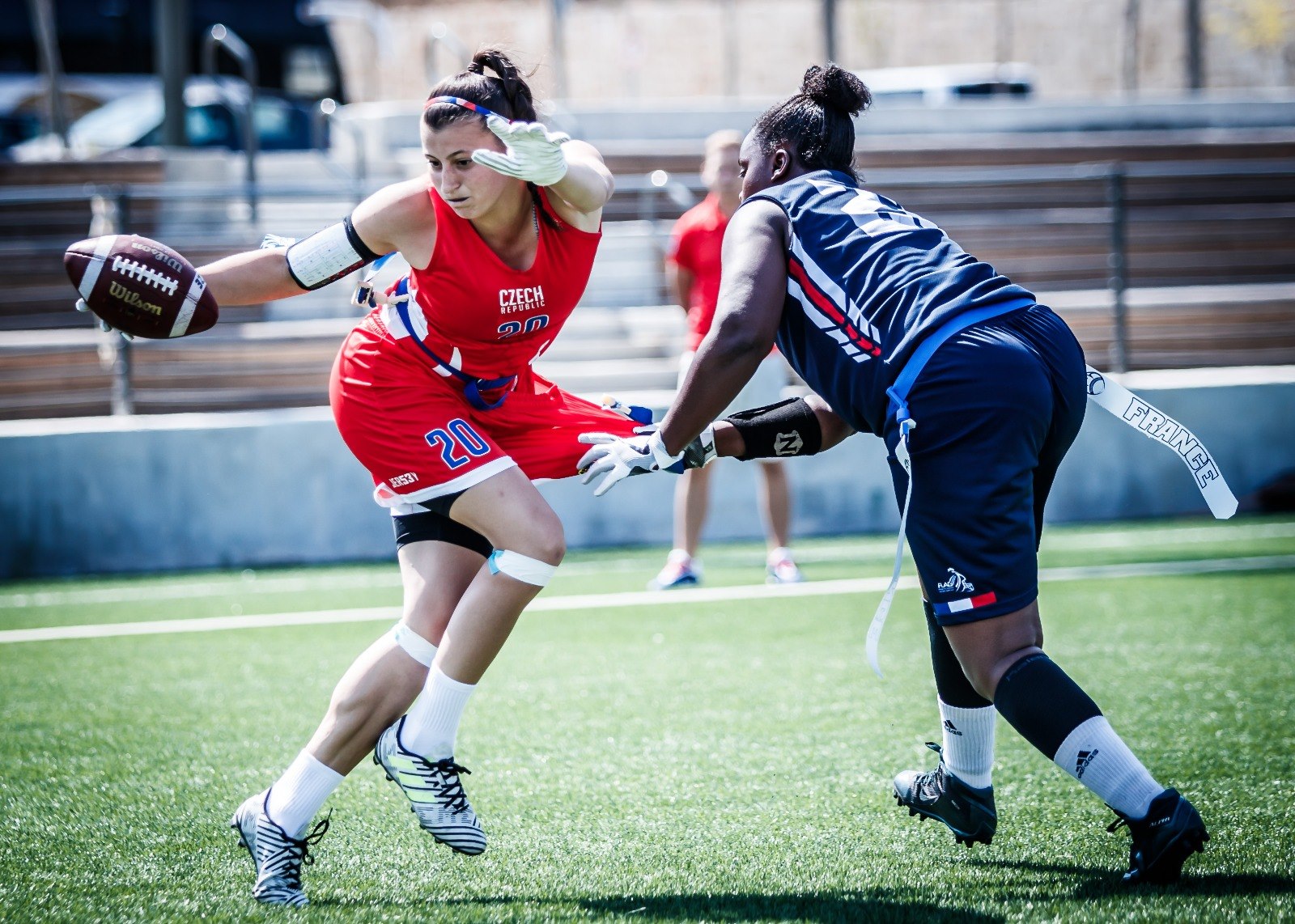 PREMIERE ECHEANCE COLLECTIVE POUR L’EQUIPE FEMININE DE FLAG FOOTBALL A THONON LES BAINS