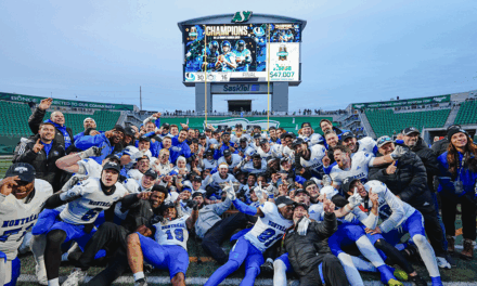 Neuf Français au Sommet du Football Universitaire Canadien : Les Carabins Champions !